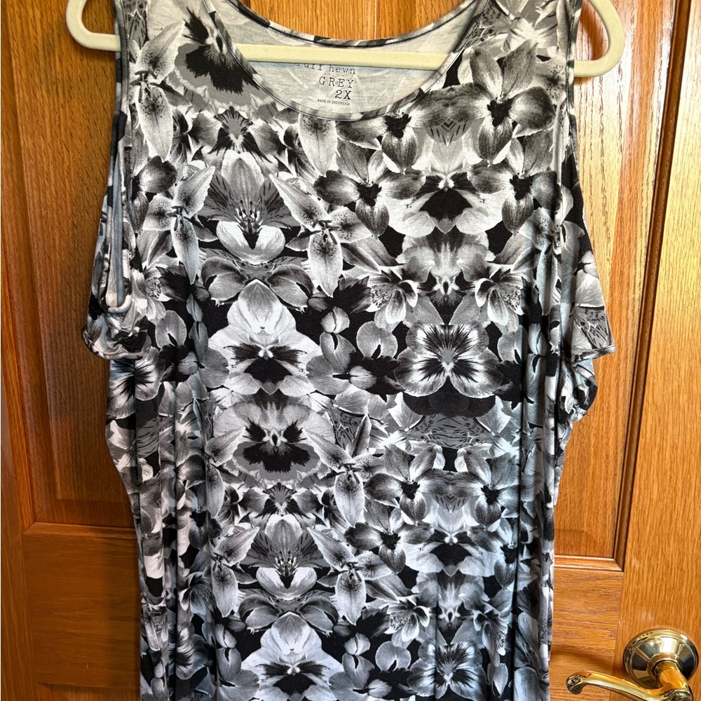 Ruff Hewn Black and Gray Floral Blouse